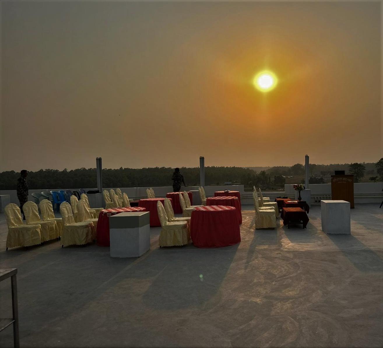 Hotel Hot Pot, Dhangadhi Bagian luar foto
