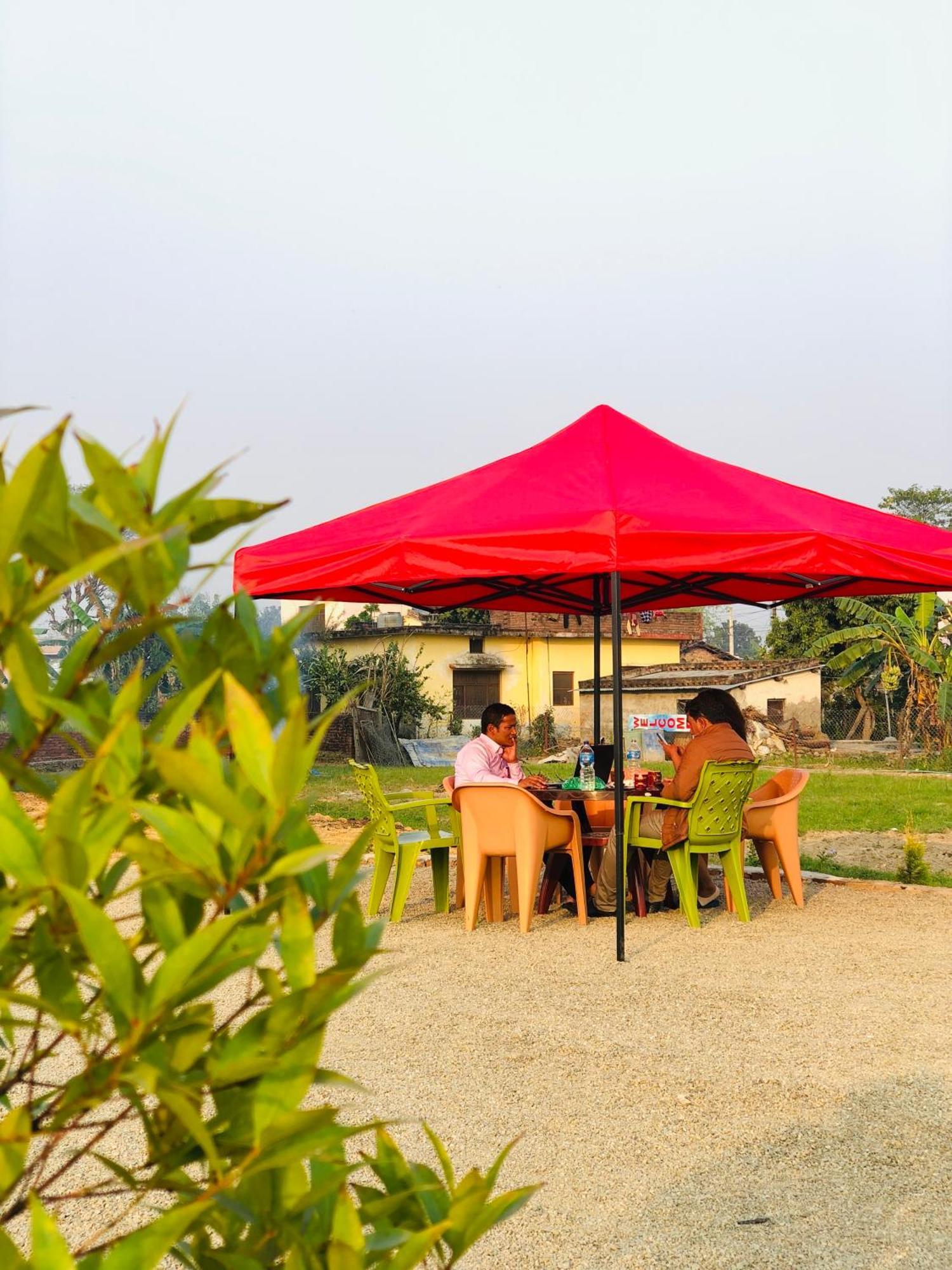 Hotel Hot Pot, Dhangadhi Bagian luar foto