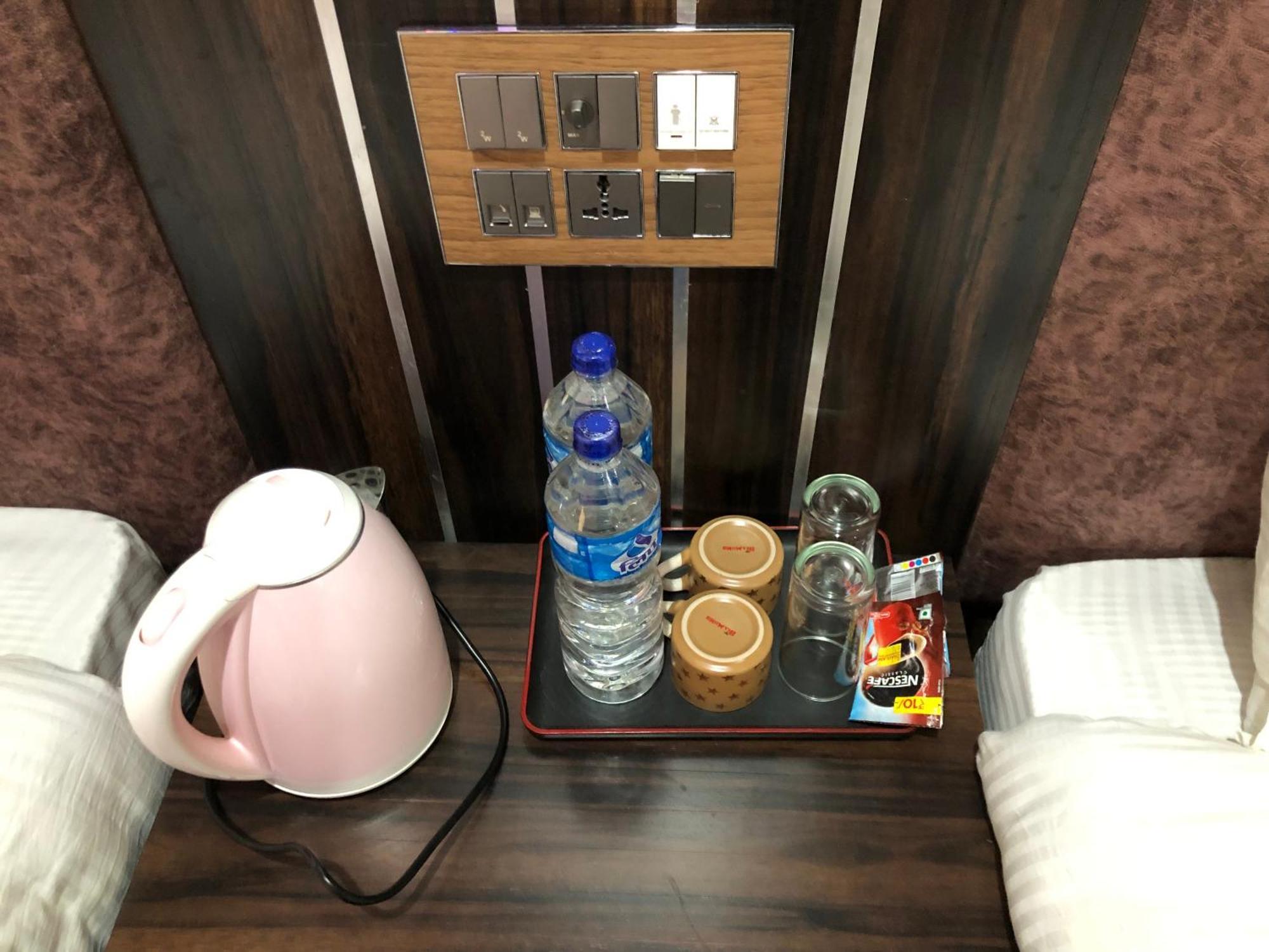 Hotel Hot Pot, Dhangadhi Bagian luar foto