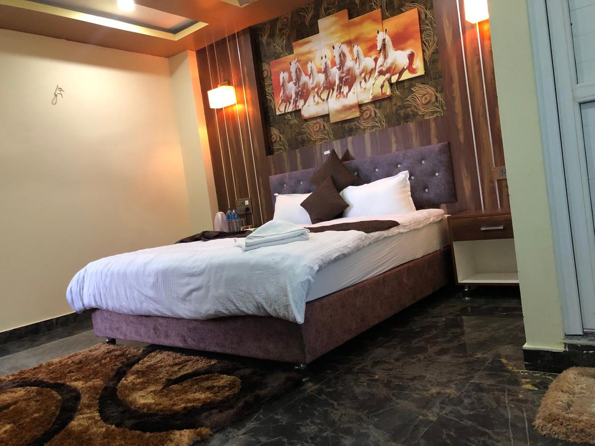 Hotel Hot Pot, Dhangadhi Bagian luar foto